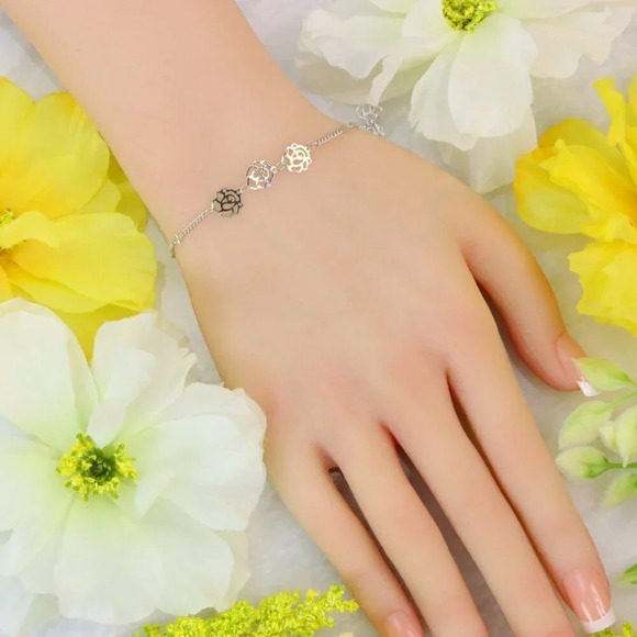 Minimalist Bracelet, Sleek & Modern Design, Women’s Fashion, YC110305-B - Picture 5 of 10